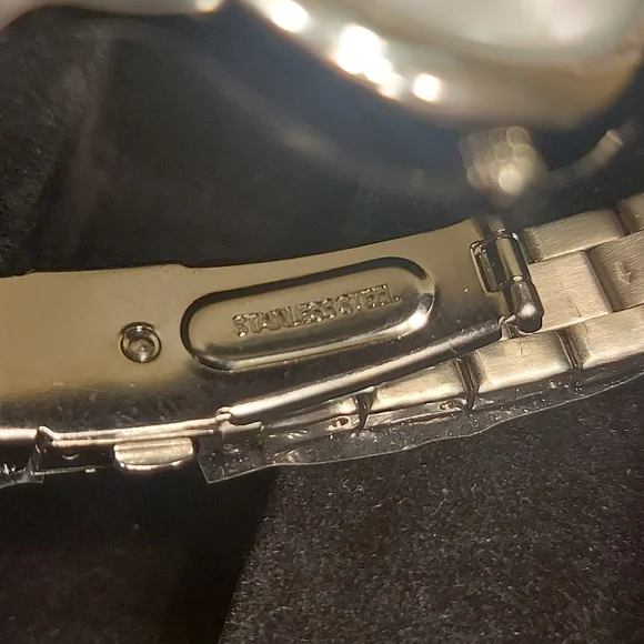 Older Pulsar Watch With Case Untested - Picture 6 of 15